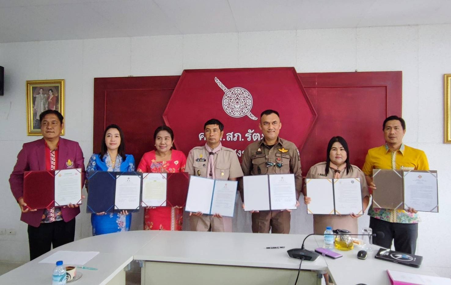 ผกก.สภ.รัตภูมิ ร่วมลงนามบันทึกข้อตกลงความร่วมมือ (MOU) สถานศึกษาสีขาว