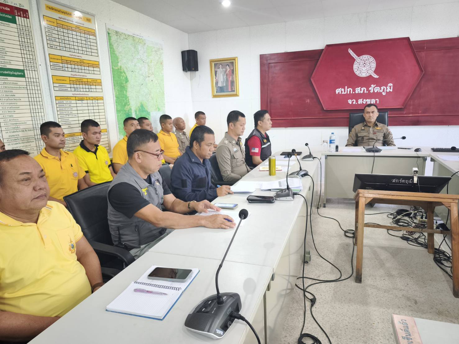 ข้าราชการตำรวจในสังกัดและ นสต.ฝึกปฏิบัติราชการ ประชุมประจำเดือน ณ ห้อง ศปก.สภ.รัตภูมิ