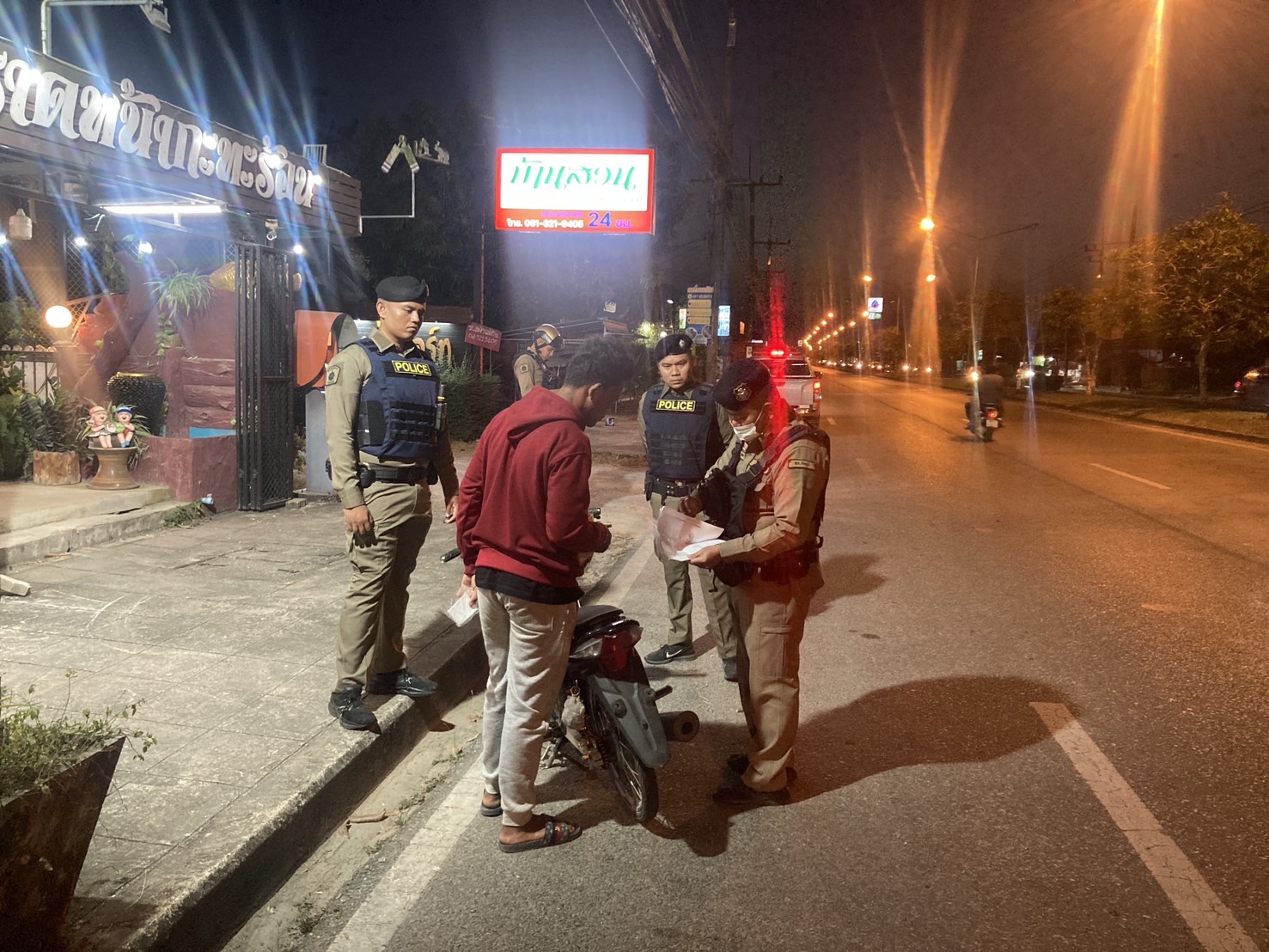 ว.4 ลว.เส้นทางเพชรเกษมสายเก่า,เส้นทางยนตรการกำธร เพื่อป้องกันการแข่งรถในทางฯ