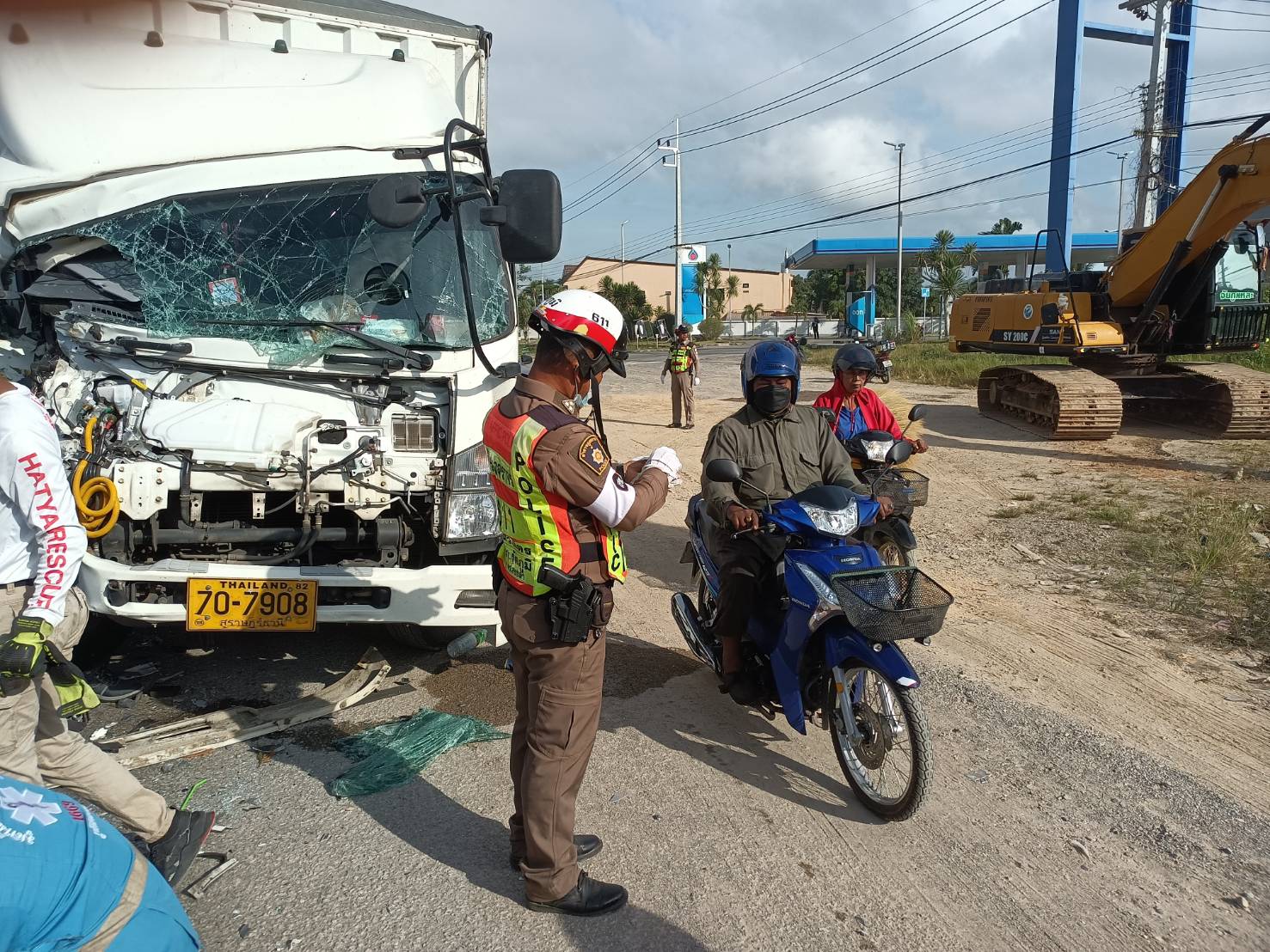 เหตุ ว.40 สี่แยกคูหารถบรรทุกบวกรถเทรนเลอร์ถนนสายเอเชีย