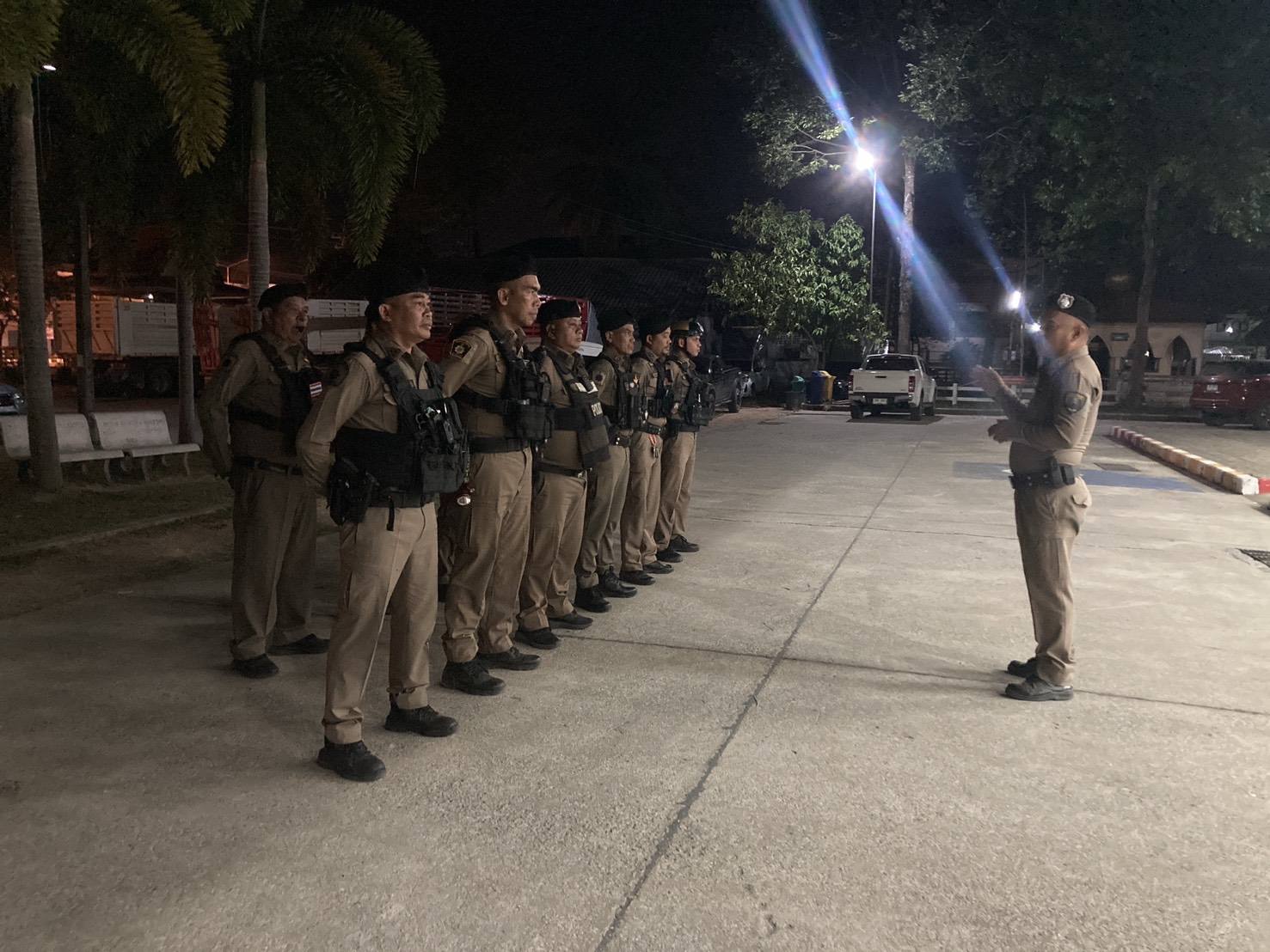 ปล่อยแถวชุดปฏิบัติออก ว.4 ป้องกันและปราบปรามการรวมกลุ่มแข่งรถในทางสาธารณะสร้างความเดือดร้อนรำคาญให้กับผู้อื่น