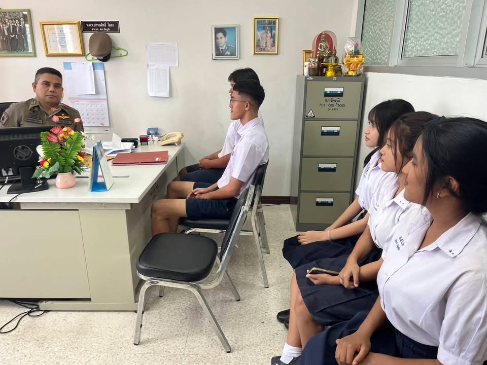 สว.อก.สภ.รัตภูมิ ให้โอวาท นโยบาย มอบหมายงาน แนะนำการปฏิบัติตน แก่นักเรียนฝึกงาน จากโรงเรียนมัธยมสิริวัณวรี2