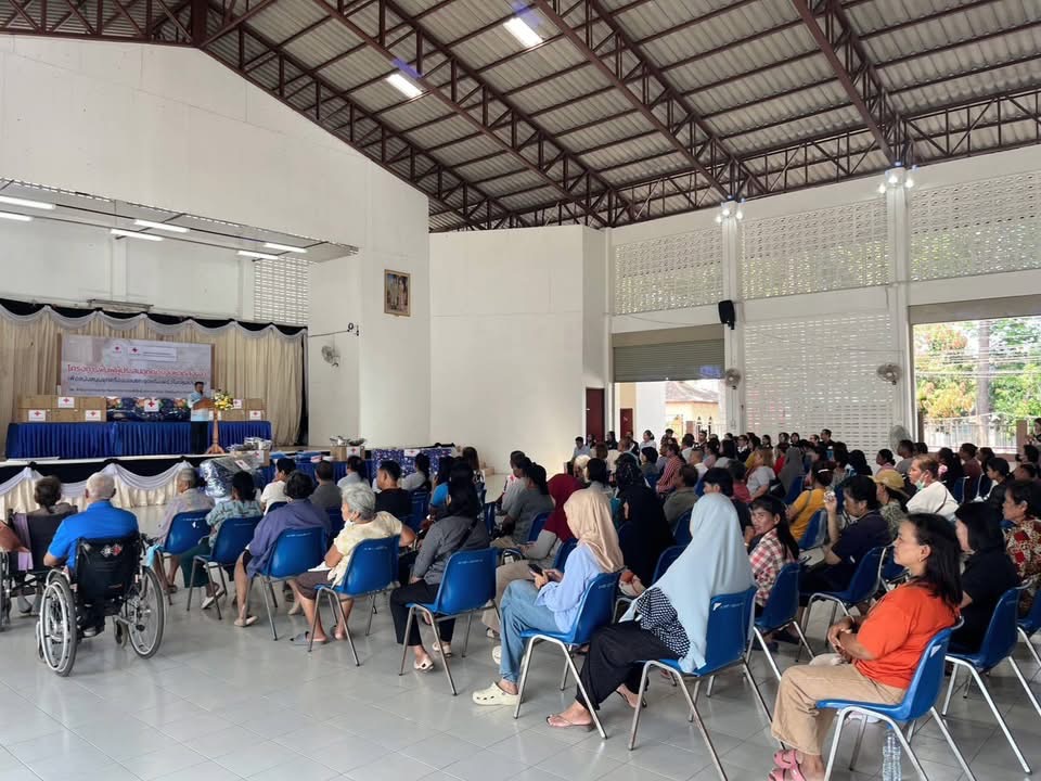 IMG_1959 ร่วมเป็นเกียรติในการส่งมอบ ชุดฟื้นฟูฯ ตามโครงการฟื้นฟูผู้ประสบอุทกภัยจังหวัดสงขลา ของ สภากาชาดไทย