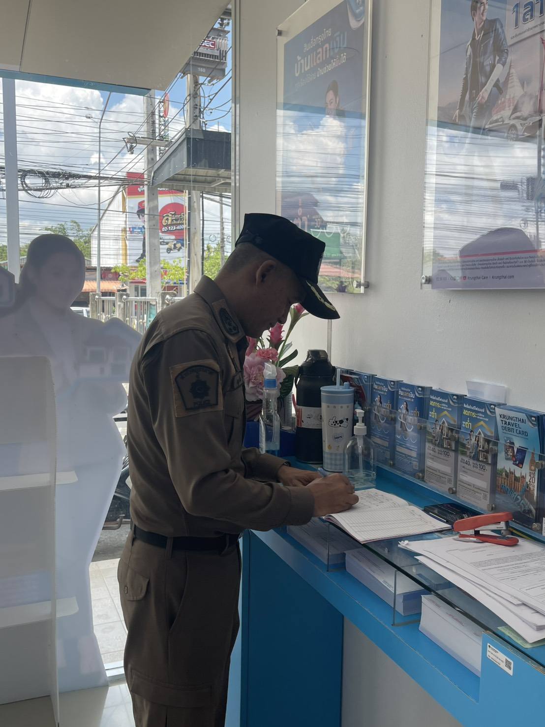681946650_1408961894604936_1340675508475194865_n ผกก.สภ.รัตภูมิ ออกตรวจผู้ประกอบการห้างทองและธนาคารในพื้นที่