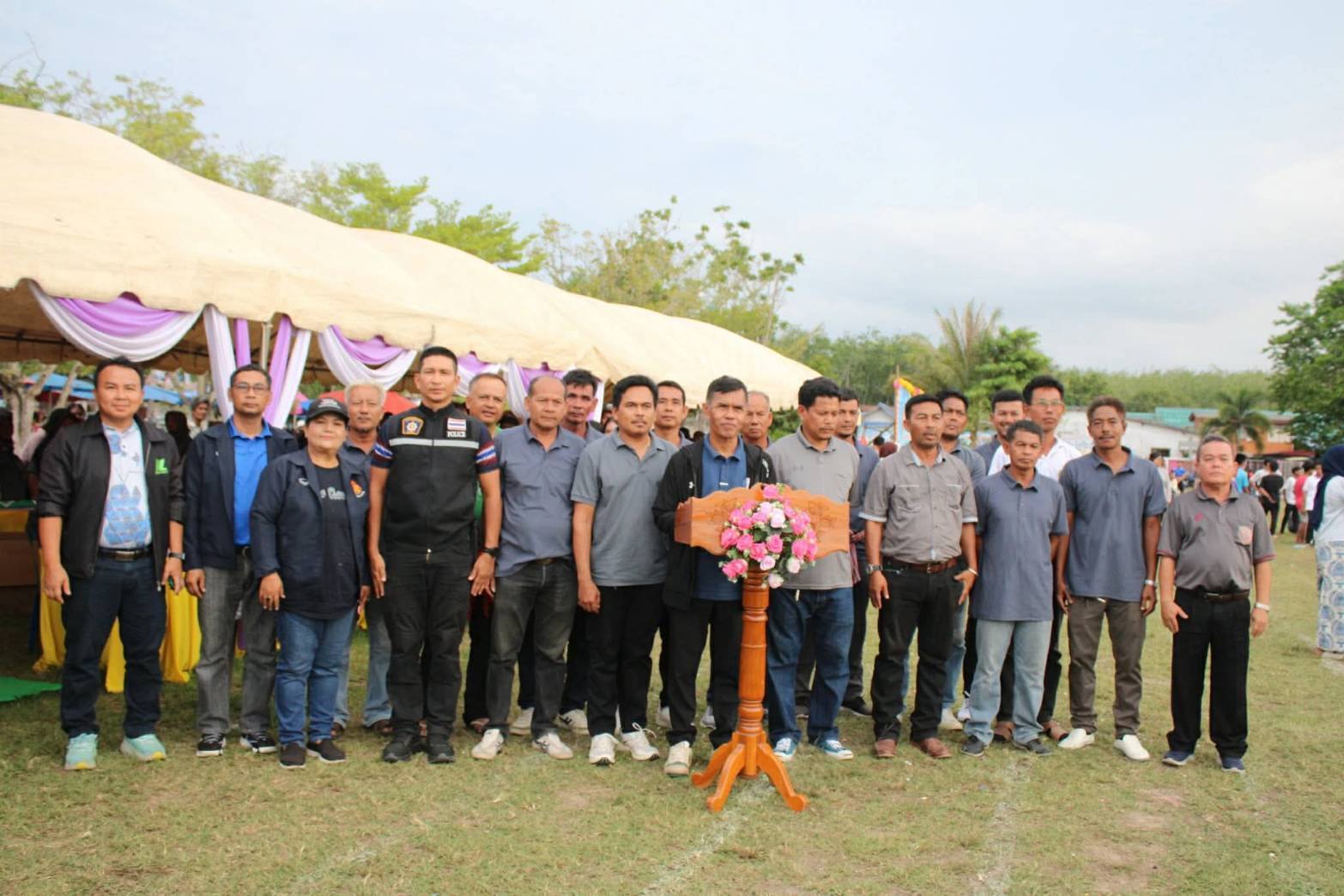 ร่วมเป็นเกียรติพิธิมอบรางวัลและพิธีปิดการแข่งขัน “กีฬา อบต.เขาพระเกมส์ “