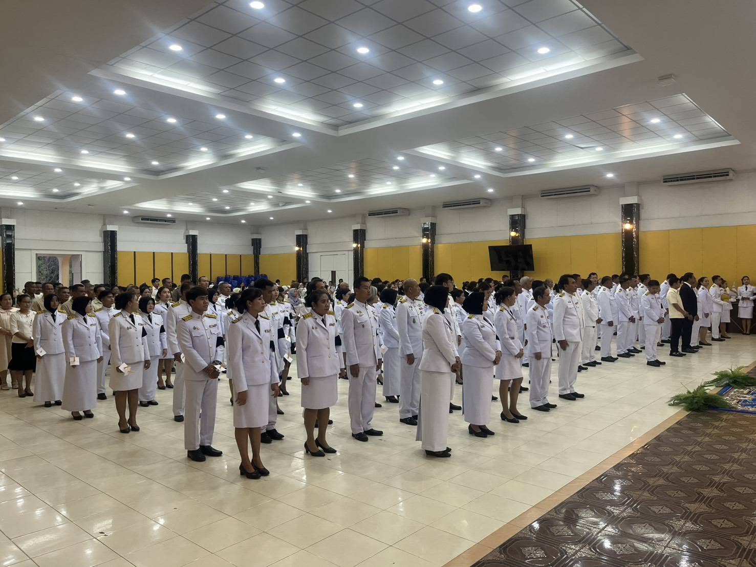 712447514_1441792807988511_1454599500175103723_n ร่วมกิจกรรมพิธีถวายราชสักการะวางพานพุ่ม และ พิธีจุดเทียนถวายพระพรชัยมงคล เนื่องในโอกาสพระราชพิธีมหามงคลเฉลิมพระชนพรรษา 4 รอบ สมเด็จพระนางเจ้าฯ พระบรมราชินี