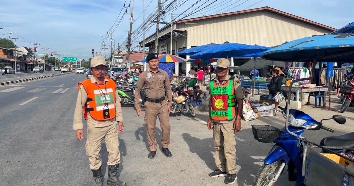 719483383_1818238525804178_4686684130882436548_n-1200x630 ร่วมกับอาสาสมัครตำรวจ ดูแลความปลออดภัยและอำนวยความสะดวกการจราจรบริเวณหน้าตลาดนัดท่าชะมวง