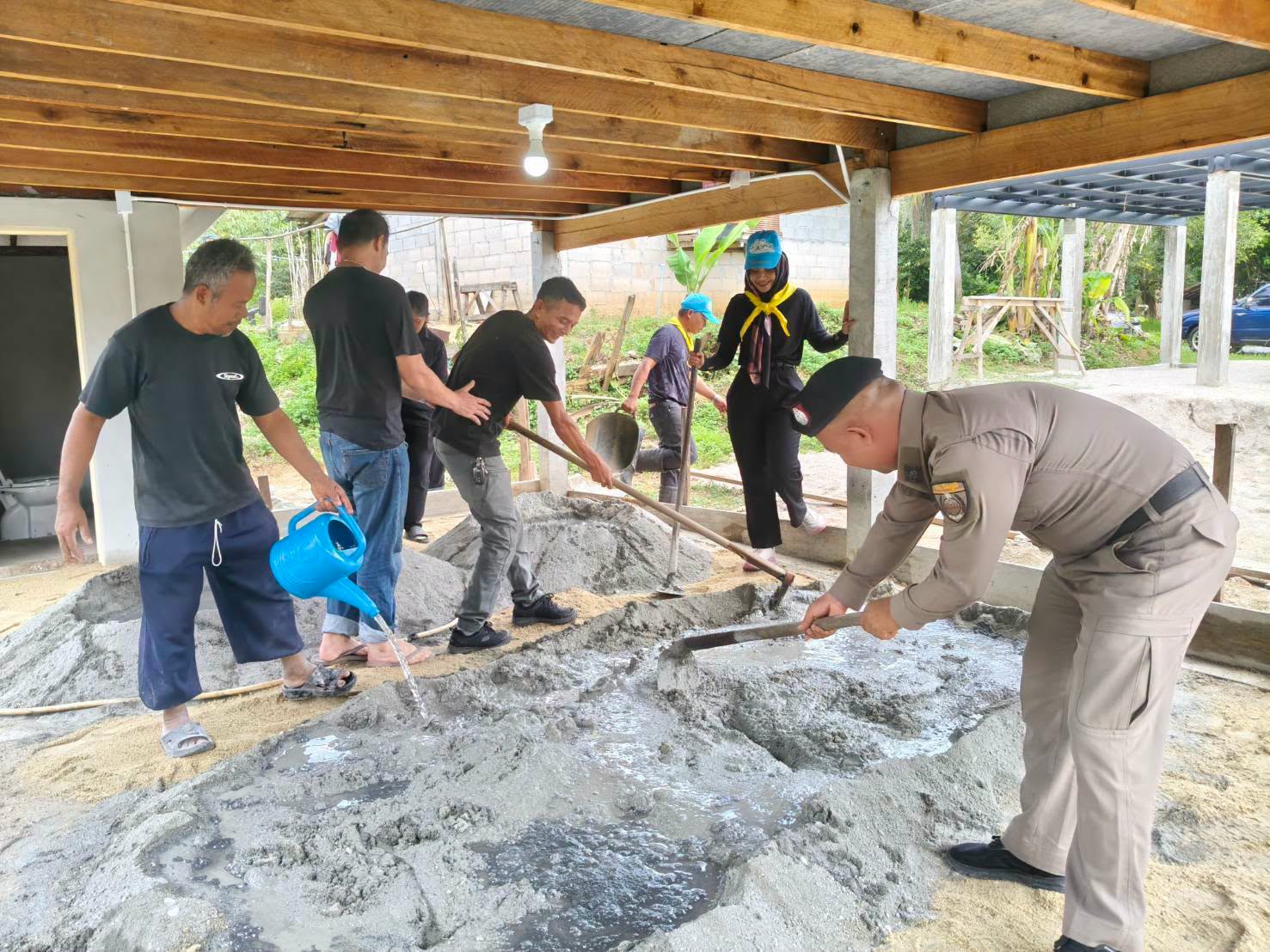 722769529_1274171291455387_697509339826075580_n สายตรวจตำบลเขาพระ ร่วมสร้างบ้านกาชาดผู้ประสบภัยจากอุทกภัยน้ำท่วมรอบที่ผ่านมา