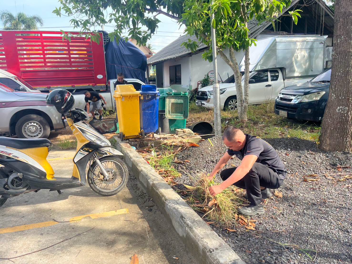 725182115_1044085694964371_3245252044211095887_n สภ.รัตภูมิ เรียกแถวพัฒนาพื้นที่ ปรับปรุงภูมิทัศน์ บริเวณโดยรอบอาคารสถานี หน้าสถานี ห้องทำงาน