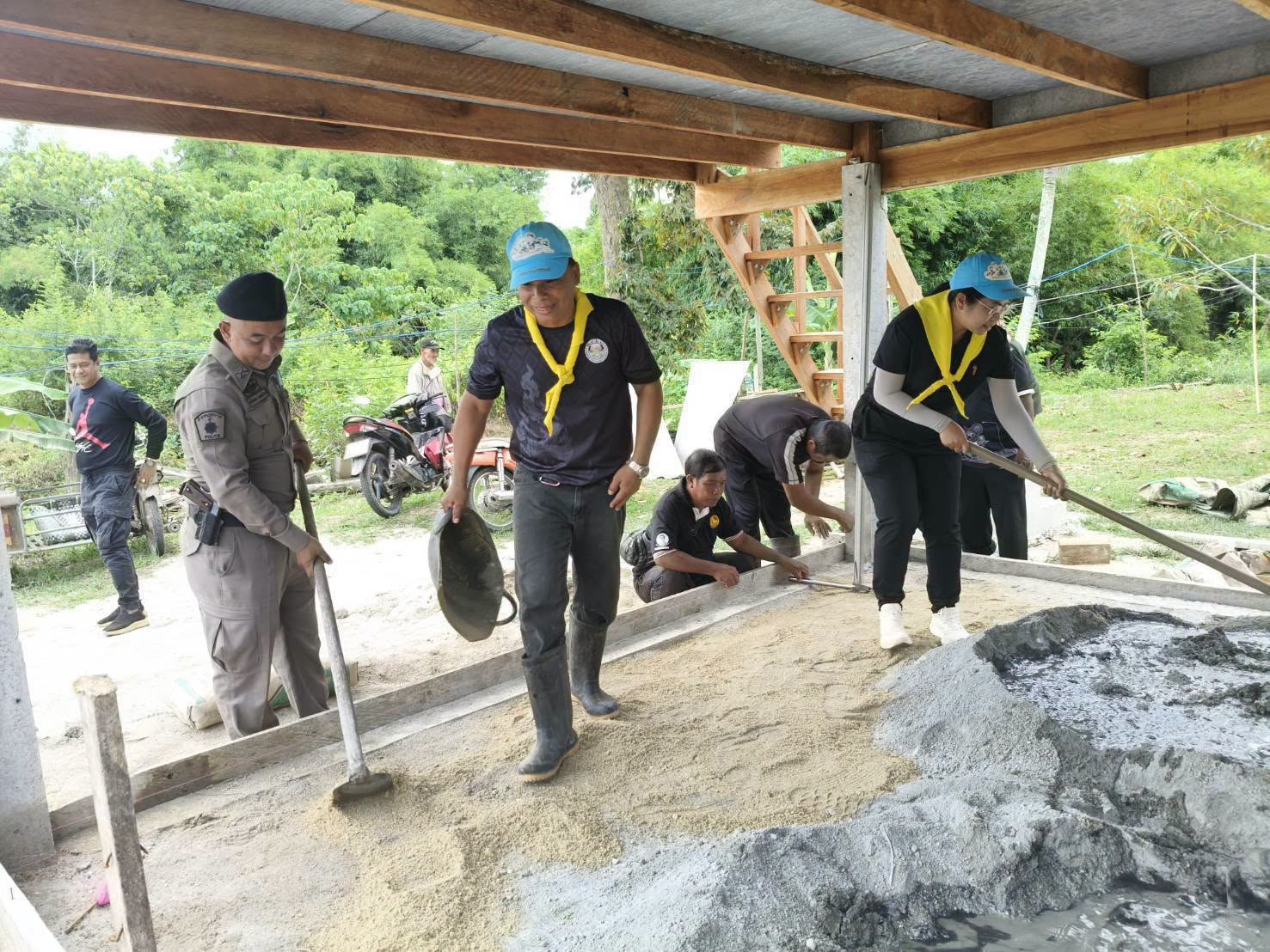 726978773_1598410481851907_613986155682103329_n สายตรวจตำบลเขาพระ ร่วมสร้างบ้านกาชาดผู้ประสบภัยจากอุทกภัยน้ำท่วมรอบที่ผ่านมา