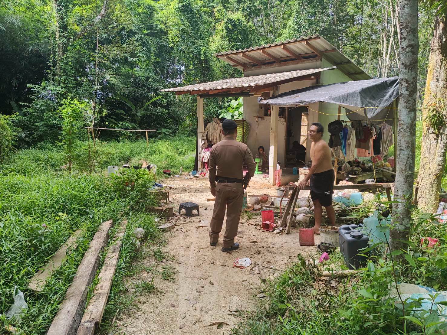 730083580_1271853728150971_9158807103864116268_n สวป.สภ.รัตภูมิ ออกพบปะเยี่ยมเยียนชาวบ้านในพื้นที่เขาพระ ประชาสัมพันธ์ข่าวแจ้งเตือน ป้องกันเหตุเกี่ยวกับการขโมยพืชผลทางการเกษตร