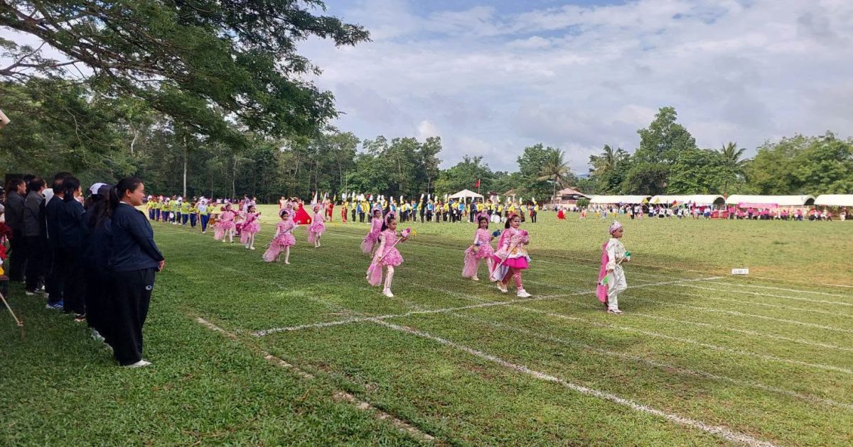 735799660_1345848253748573_2455502883193370821_n-1200x630 สวป.(ชส.)ฯ ร่วมเป็นเกียรติในการแข่งขันกรีฑานักเรียนเครือข่ายสถานศึกษากำแพงเพชร ณ สนามโรงเรียนวัดทุ่งคา