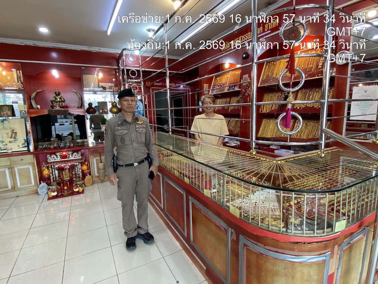 736053780_1519787563119593_4840172323409080061_n รอง ผกก.ป.ฯ ตรวจห้างร้านทอง ร้านสะดวกซื้อ และพบปะพูดคุยกับประชาชนในเขตพื้นที่รับผิดชอบ เพื่อป้องกันเหตุเกี่ยวกับทรัพย์