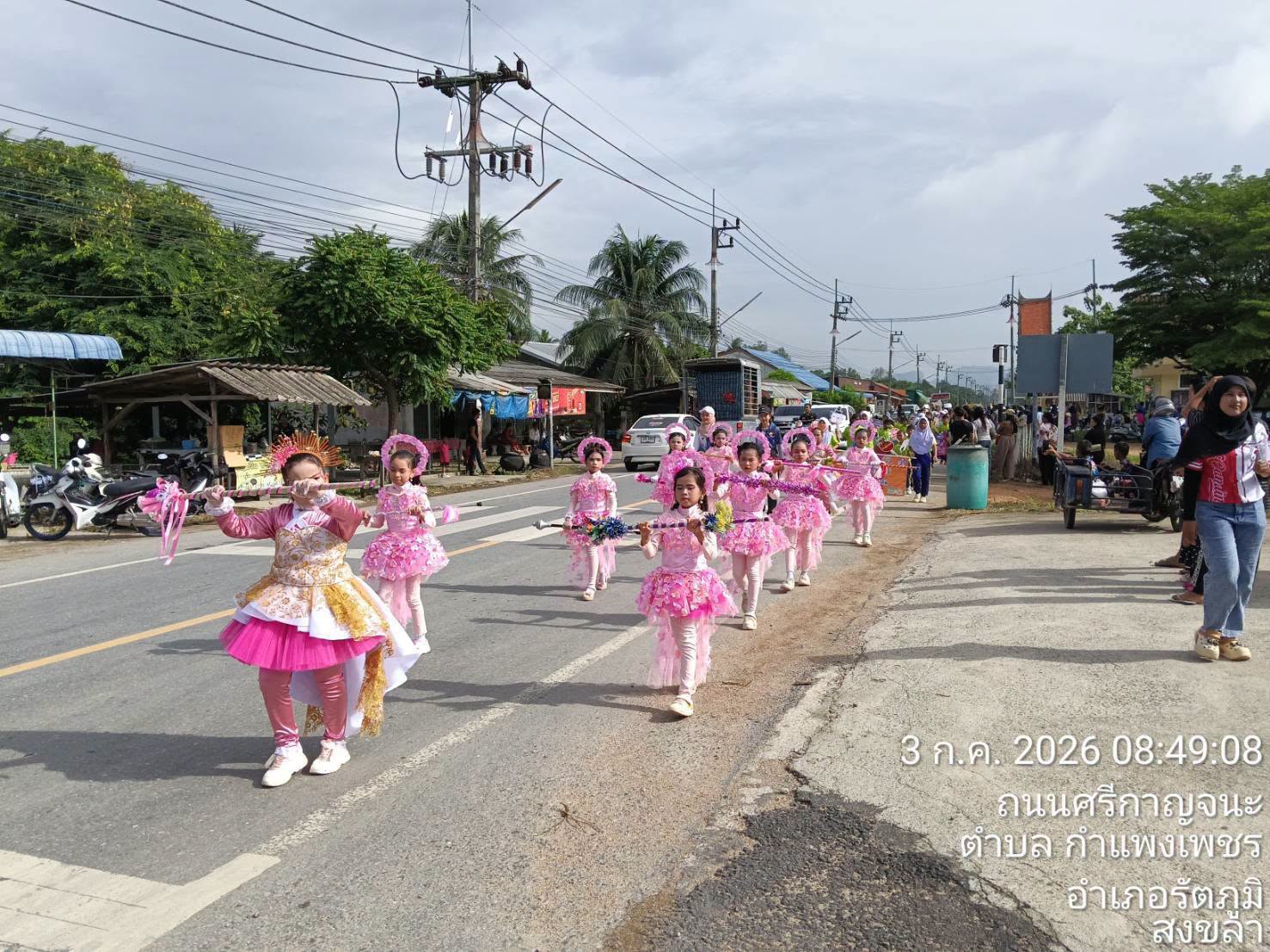736108029_1525123059059703_8073052097967234788_n สายตรวจทุ่งคา ร่วม อปพร.เทศบาลเมืองกำแพงเพชร อำนวยความสะดวกการจราจร ขบวนพาเหรดนักกีฬาากลุ่มเครือข่ายตำบลกำแพงเพชร คณะครูและนักเรียน โรงเรียนวัดทุ่งคา