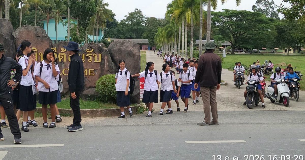744273330_1525148949356565_5662773773997375261_n-1200x630 สายตรวจทุ่งคา อำนวยความสะดวกด้านการจราจรแก่ครูและนักเรียนหน้าโรงเรียนวัดทุ่งคา