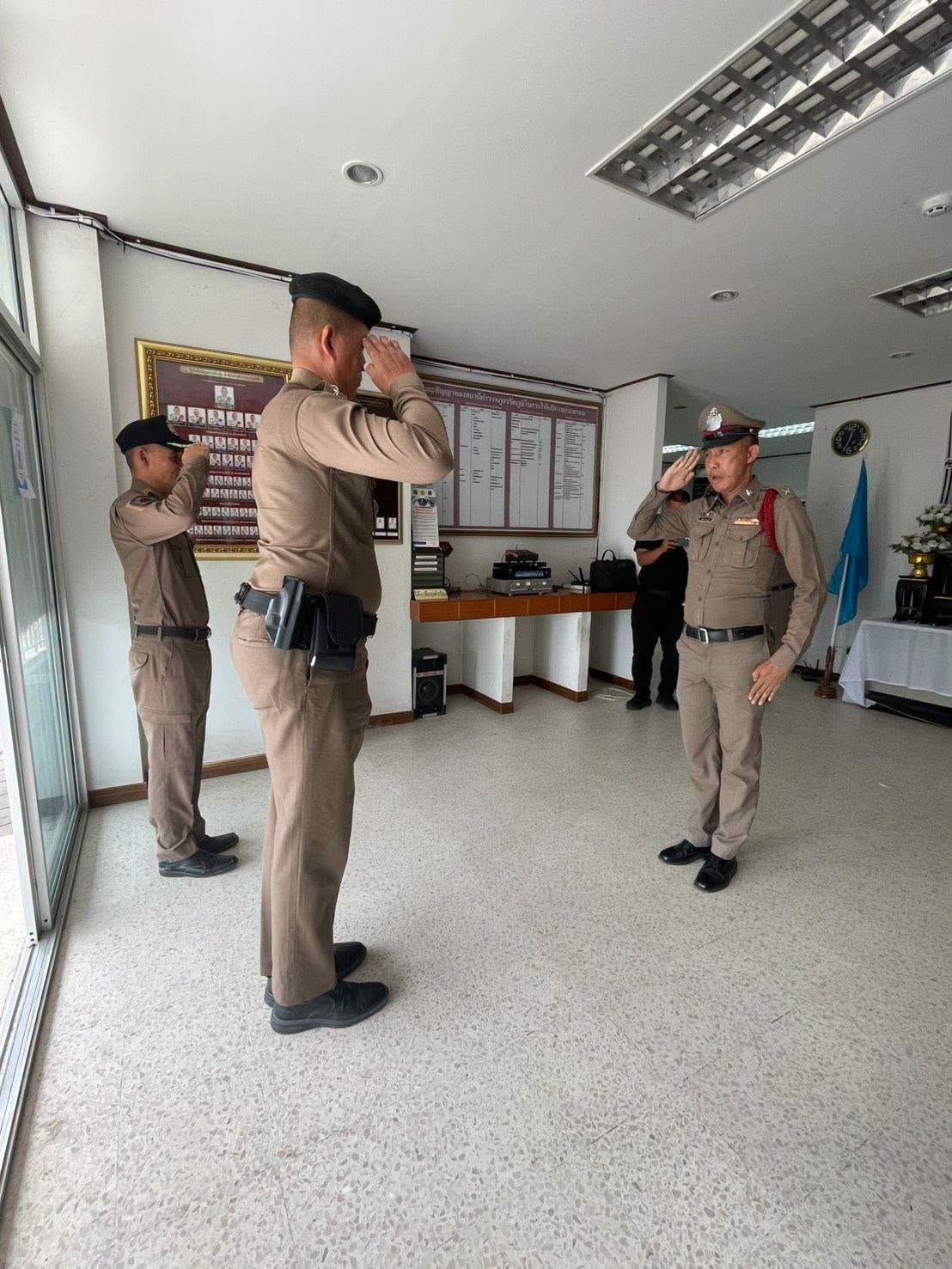 745288508_1716664766037113_7927944222021977679_n รอง ผบก.ภ.จว.สงขลา ตรวจเยี่ยม สภ.รัตภูมิ โดยมี ผกก.สภ.รัตภูมิ พร้อมหัวหน้าส่วนงานต่างๆ ร่วมให้การต้อนรับ