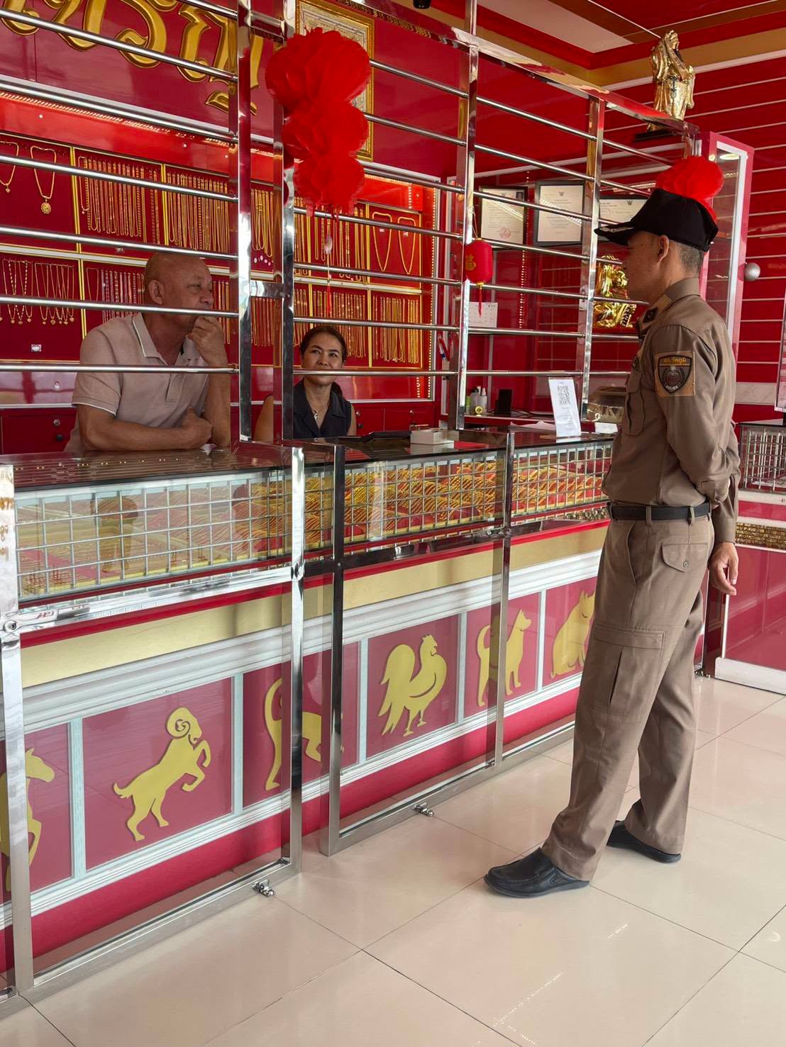 745524930_1558393446077544_8107301985689603049_n ผกก.สภ.รัตภูมิ ได้ออกตรวจพื้นที่บนถนน ยนตรการกำธรและถนนสายท่ามะปรางเพื่อป้องกันเหตุและตรวจเยี่ยมหน่วยบริการประชาชน