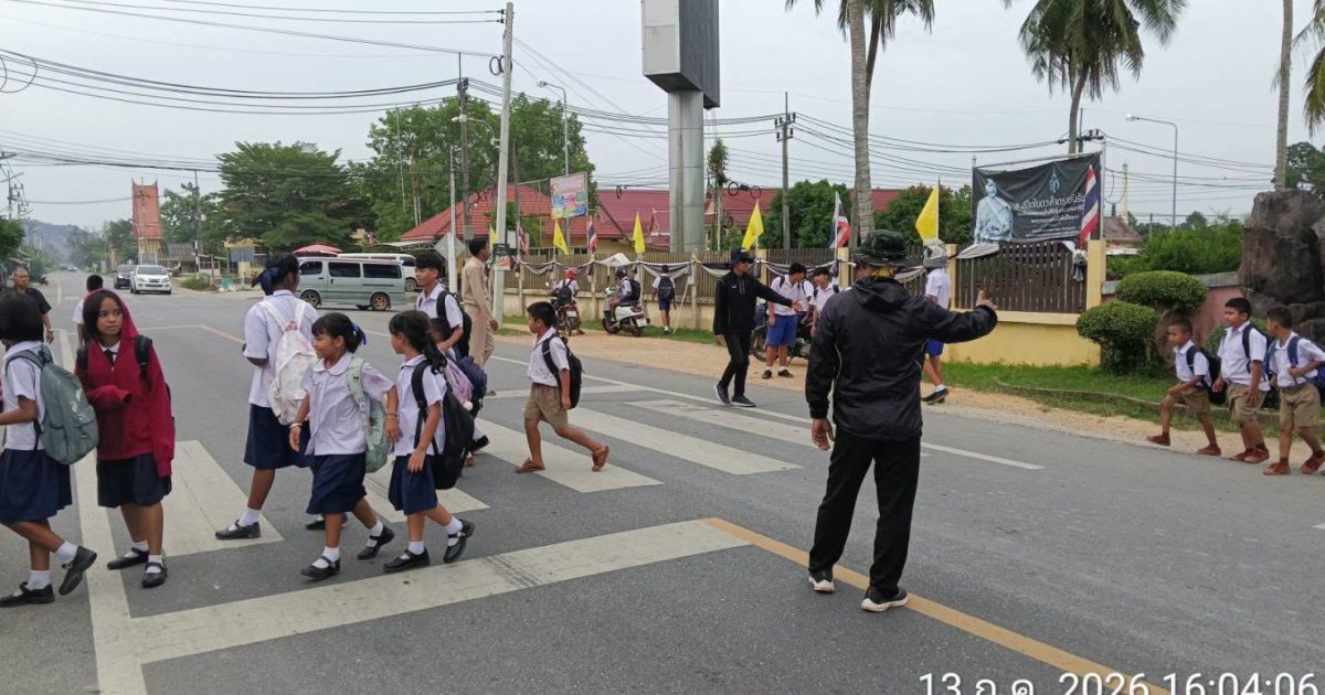 747273905_4551657361781791_4149345939376204276_n-1200x630 สายตรวจทุ่งคา อำนวยความสะดวกด้านการจราจรแก่ครูและนักเรียนหน้าโรงเรียนวัดทุ่งคา