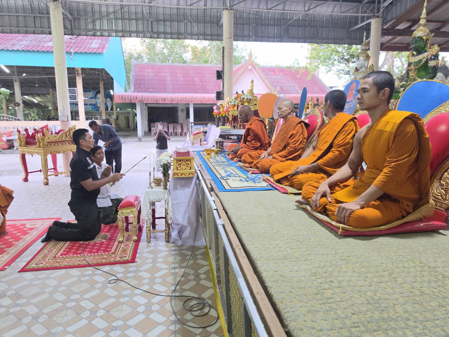 976046_0 สวป.(ชส.)ฯร่วมวางพวงหรีดและเป็นเจ้าภาพ สวดพระอภิธรรมศพคุณพ่อบุญ แก้วหนู( บิดา) นายบัญญัติ แก้วหนู อส.ตร.สภ.รัตภูมิ ณ วัดควนแสวง